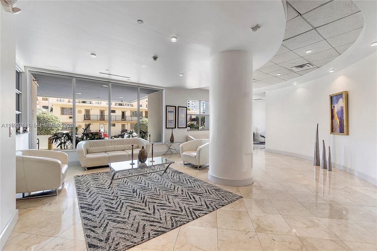 401 69th St, Unit 613, Miami Beach, FL 33141 Photo