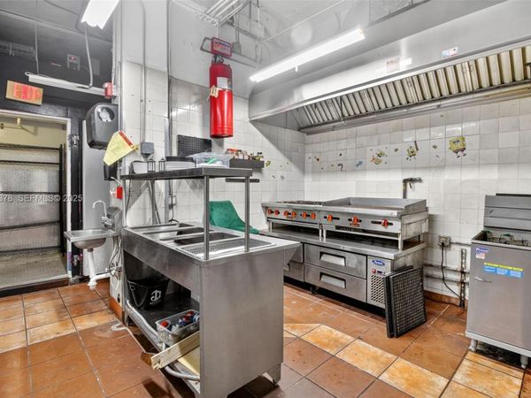 1216 Washington AVE, Miami Beach, FL 33139