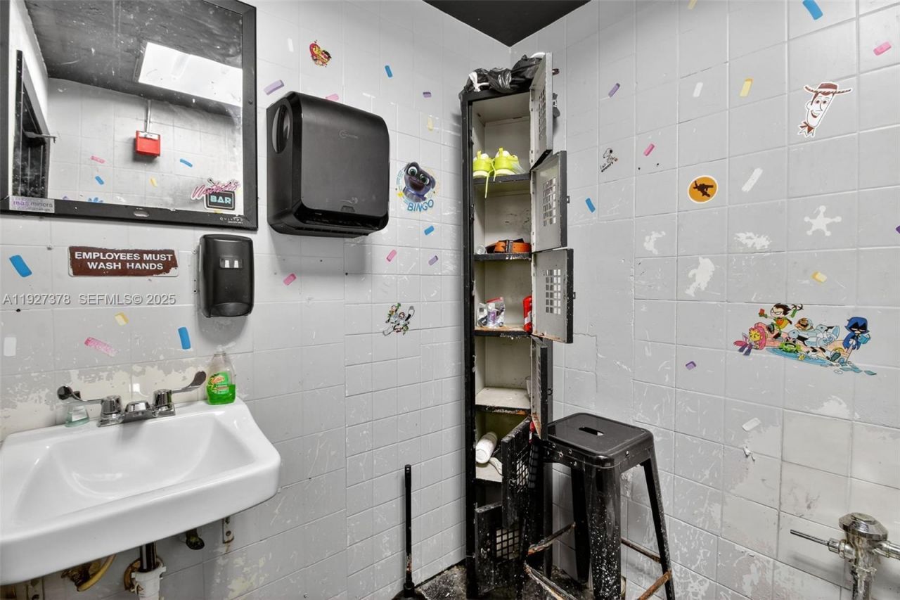 1216 Washington Ave, Miami Beach, FL 33139 Photo