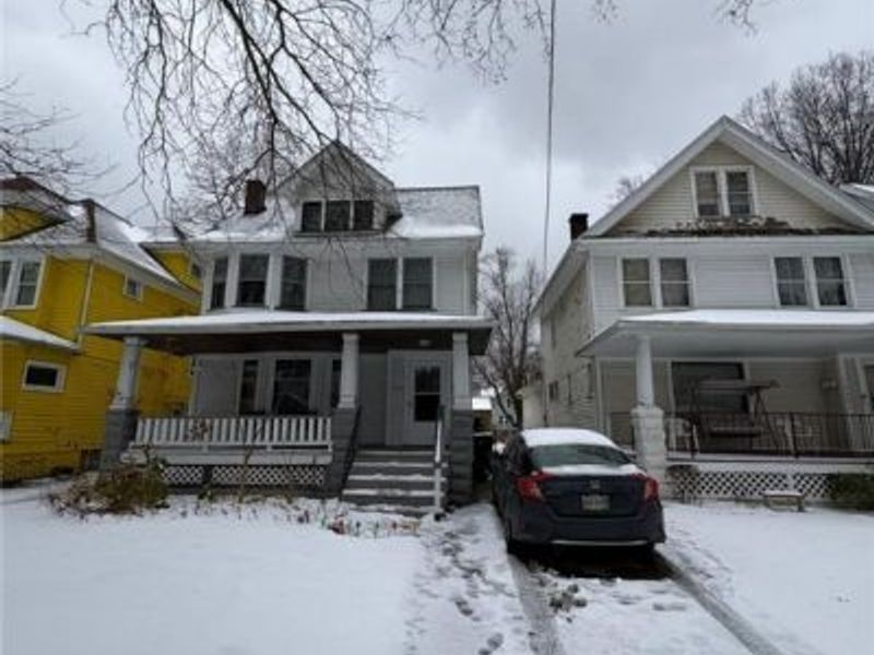 10001 Yale Avenue, Cleveland, OH 44108 Photo 1