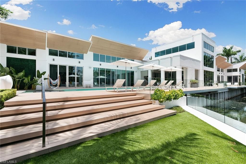 2211 South Winds Dr, Naples, FL 34102 Photo