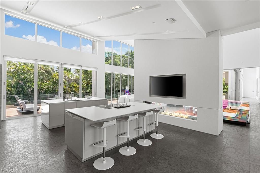 2211 South Winds Dr, Naples, FL 34102 Photo