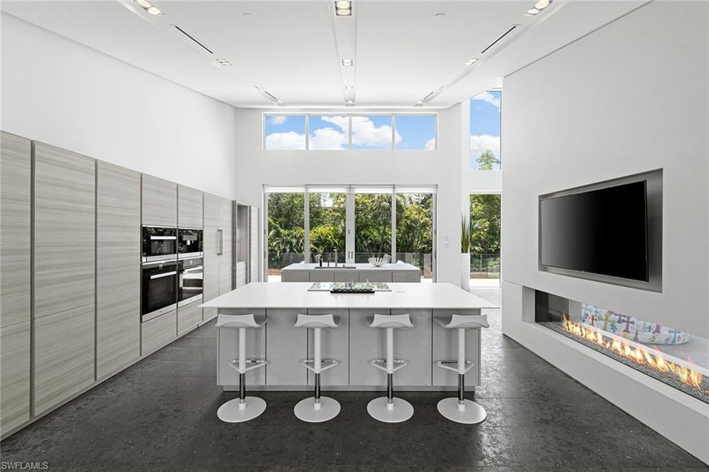 2211 South Winds Dr, Naples, FL 34102 Photo