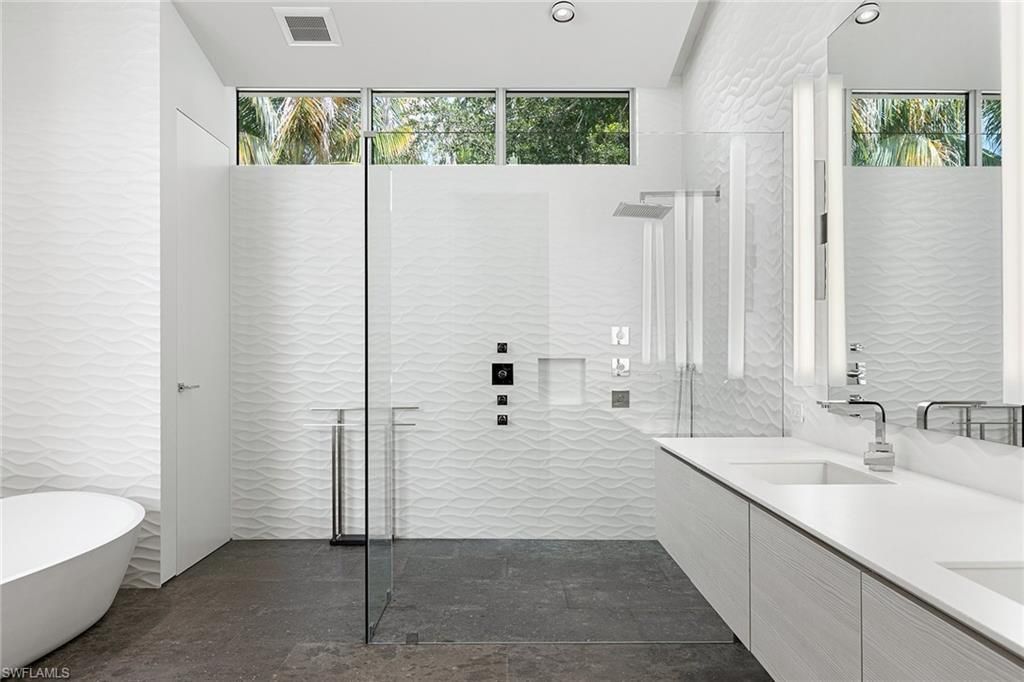 2211 South Winds Dr, Naples, FL 34102 Photo