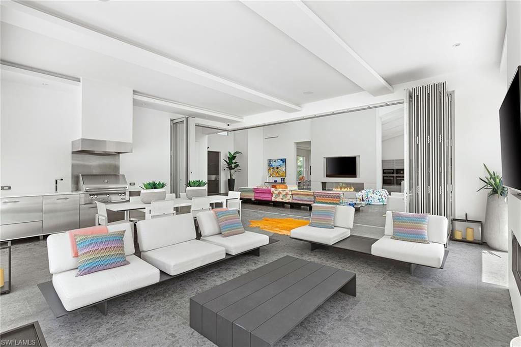 2211 South Winds Dr, Naples, FL 34102 Photo