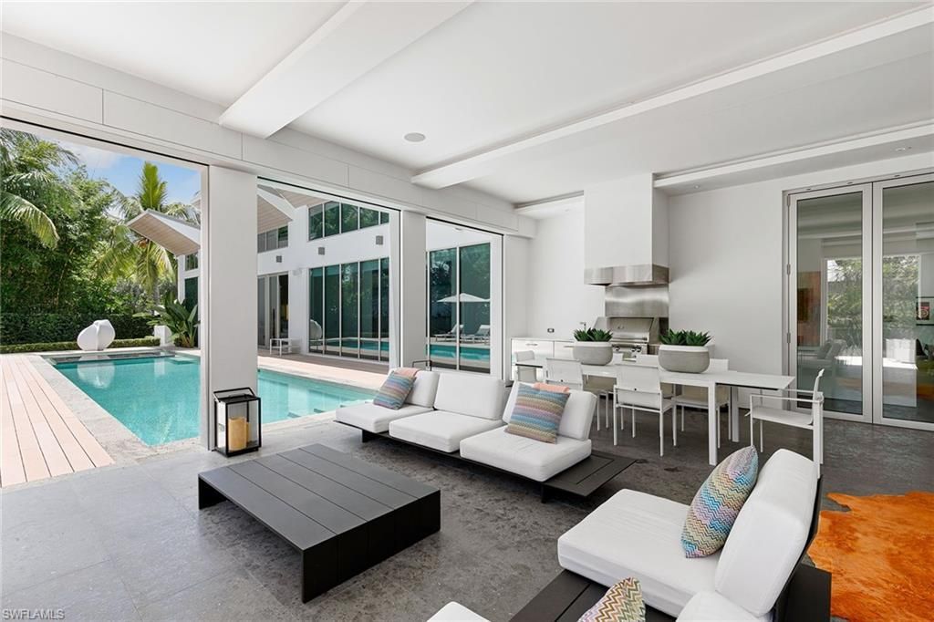 2211 South Winds Dr, Naples, FL 34102 Photo