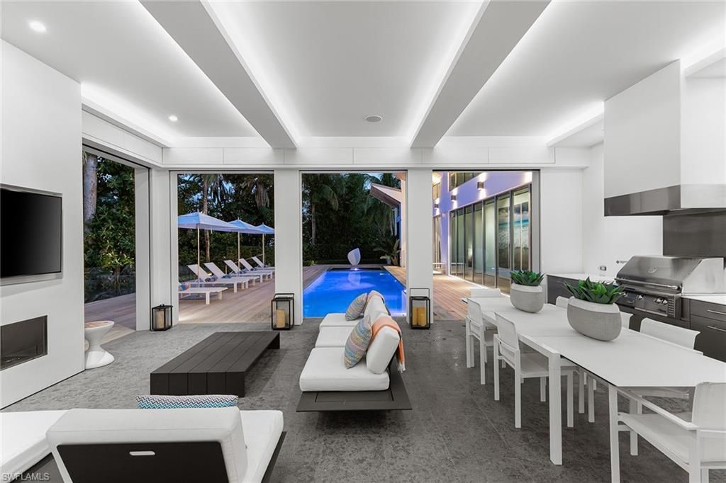 2211 South Winds Dr, Naples, FL 34102 Photo