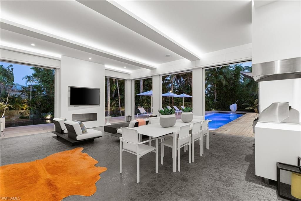 2211 South Winds Dr, Naples, FL 34102 Photo