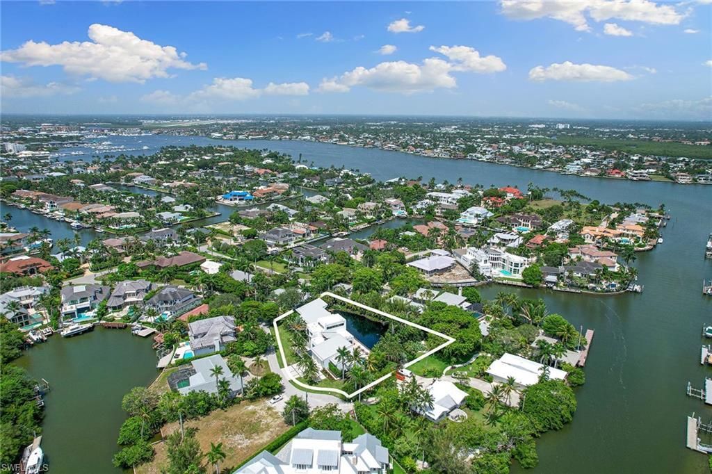 2211 South Winds Dr, Naples, FL 34102 Photo