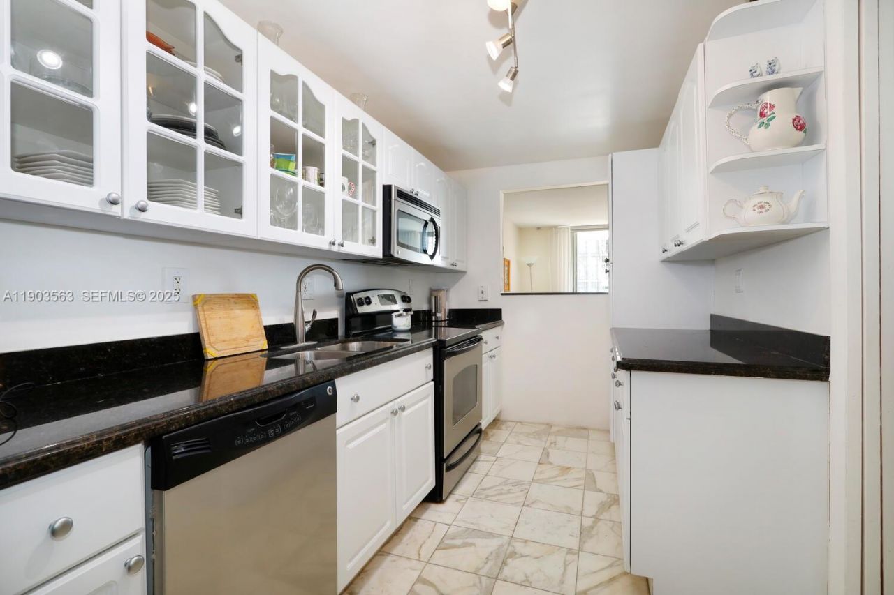 145 SE 25th Rd, Unit 702, Miami, FL 33129 Photo