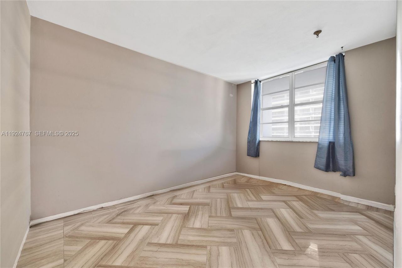 5825 Collins Ave, Unit 6E, Miami Beach, FL 33140 Photo