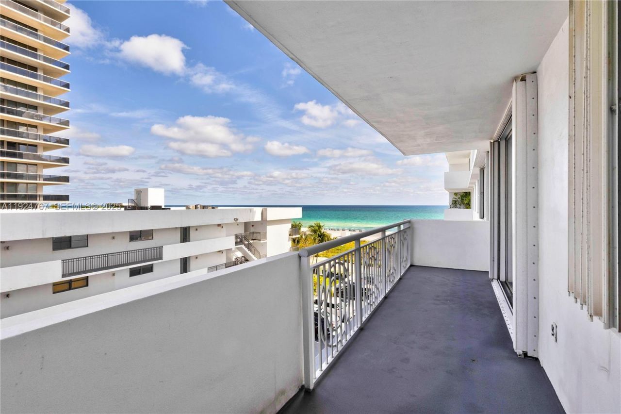 5825 Collins Ave, Unit 6E, Miami Beach, FL 33140 Photo