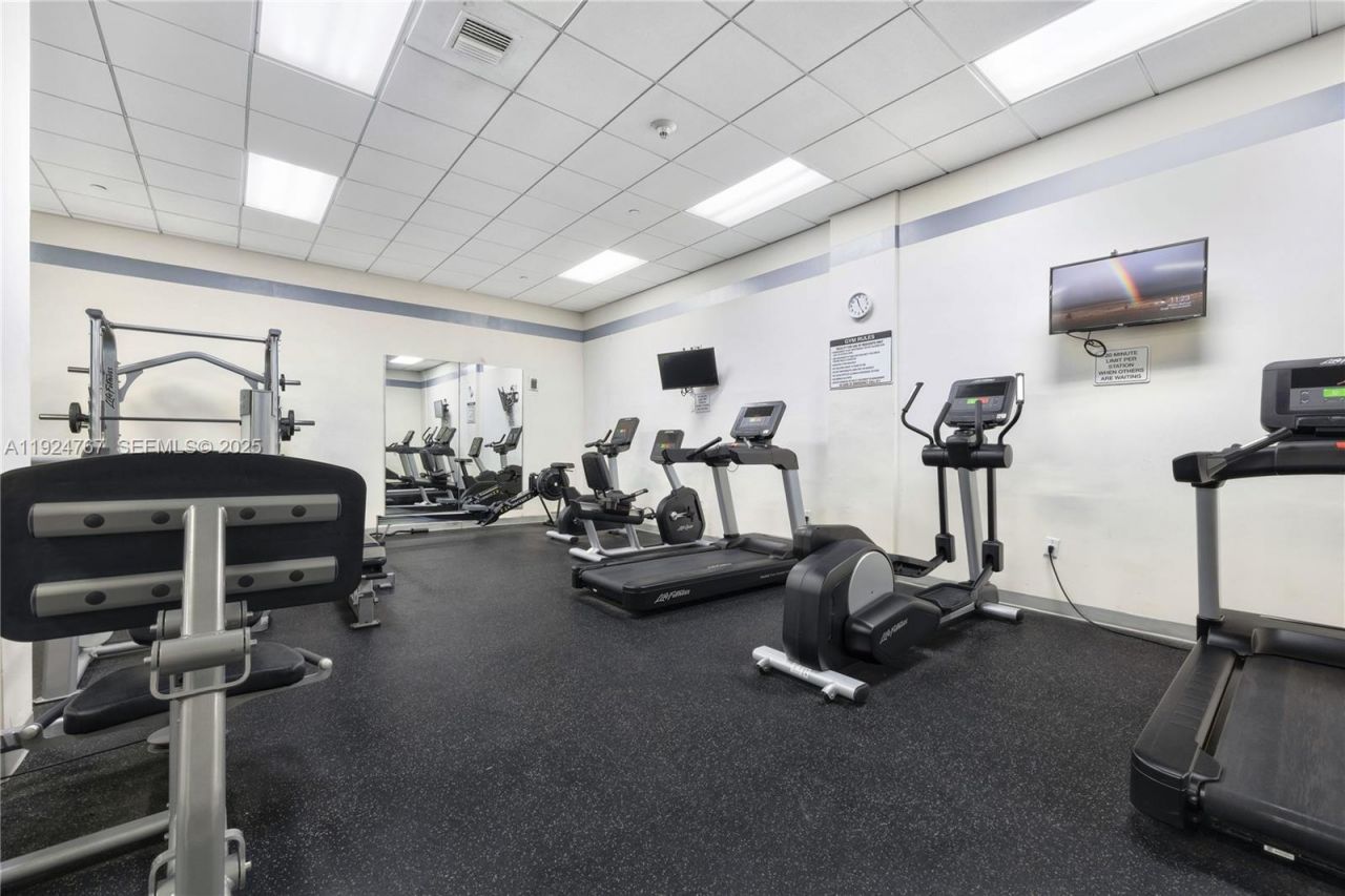 5825 Collins Ave, Unit 6E, Miami Beach, FL 33140 Photo