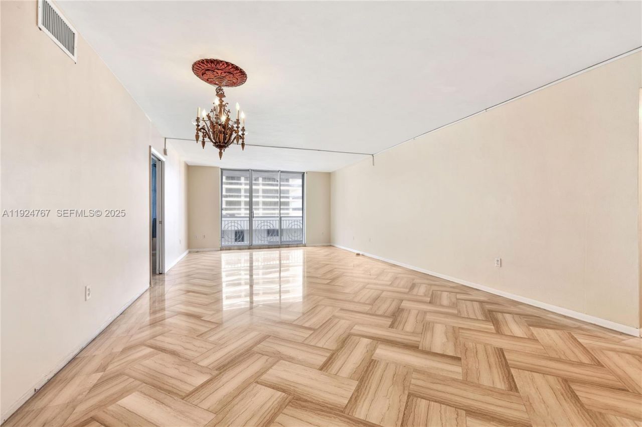 5825 Collins Ave, Unit 6E, Miami Beach, FL 33140 Photo