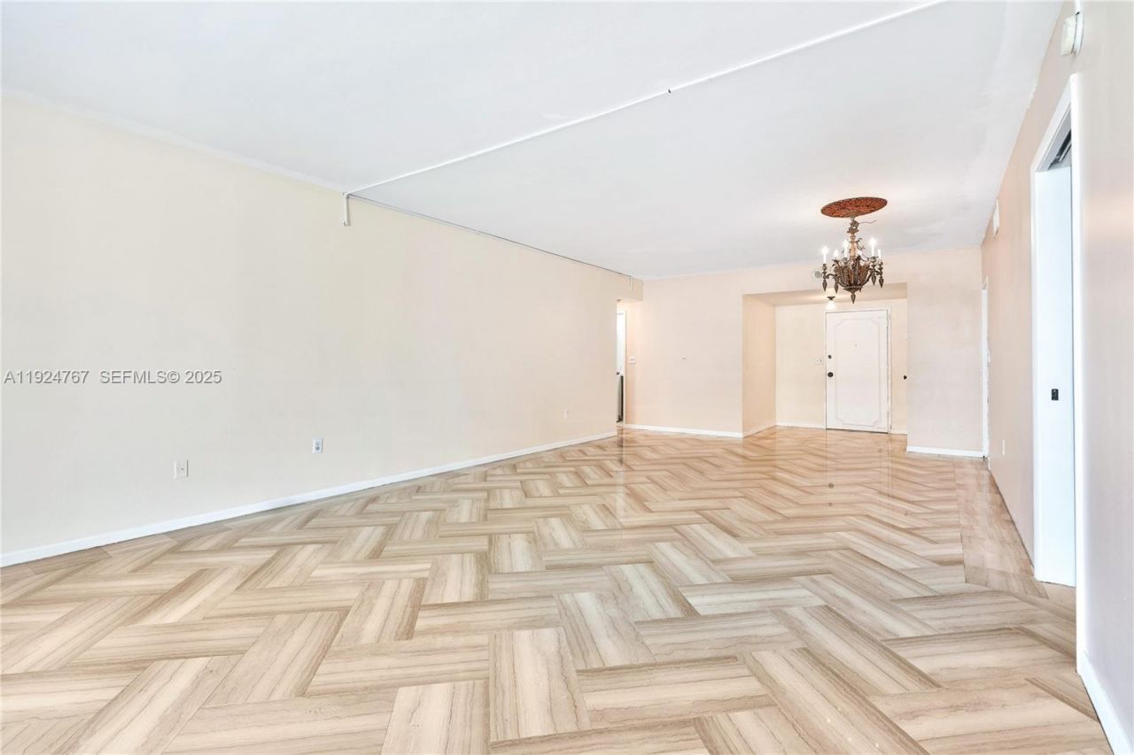 5825 Collins Ave, Unit 6E, Miami Beach, FL 33140 Photo