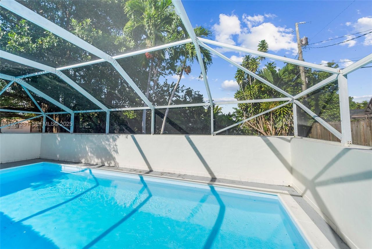 9915 SW 212th St, Cutler Bay, FL 33189 Photo