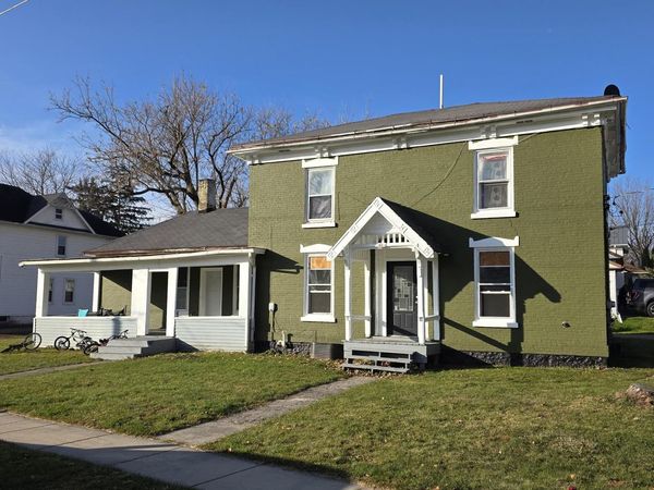 401 S College AVENUE, Fox Lake, WI 53933