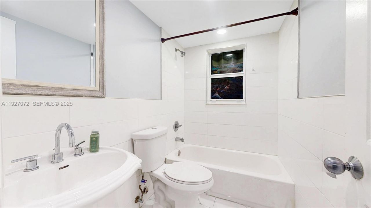 6195 W 18th Ave, Unit G101, Hialeah, FL 33012 Photo