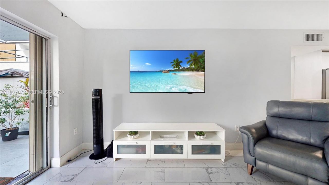 6195 W 18th Ave, Unit G101, Hialeah, FL 33012 Photo