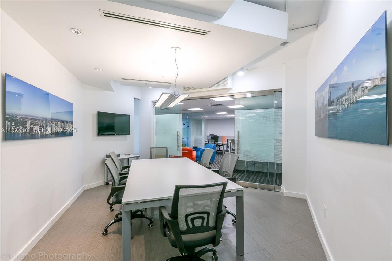 40 SW 13th St, Unit 202, Miami, FL 33130 Photo