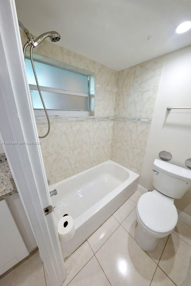 9450 Poinciana Pl, Unit 106, Davie, FL 33324 Photo