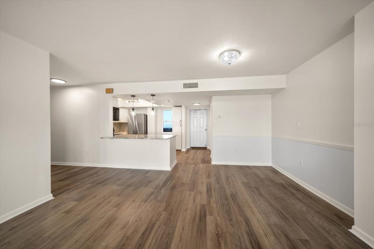 5200 Brittany Drive S, Unit 1503, Saint Petersburg, FL 33715 Photo