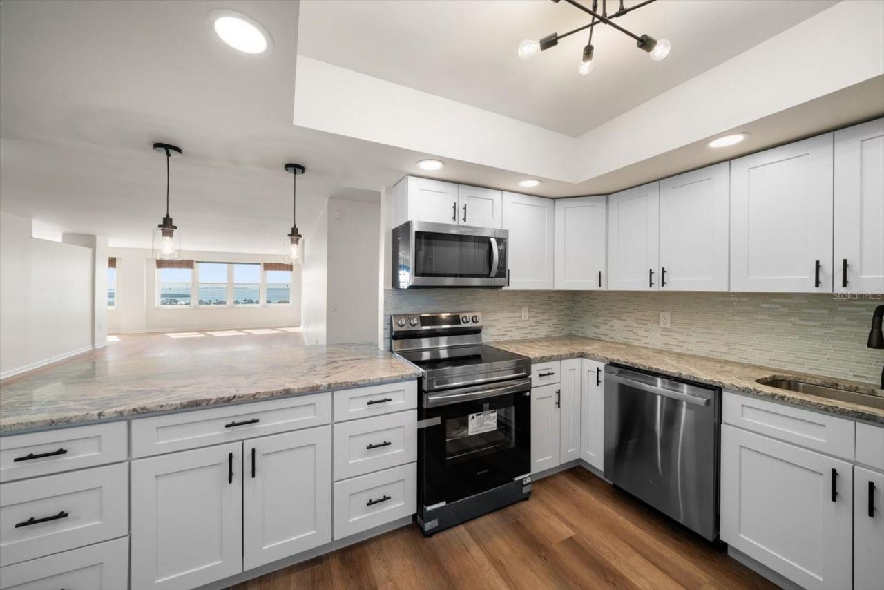 5200 Brittany Drive S, Unit 1503, Saint Petersburg, FL 33715 Photo