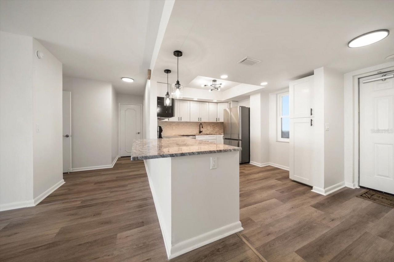 5200 Brittany Drive S, Unit 1503, Saint Petersburg, FL 33715 Photo