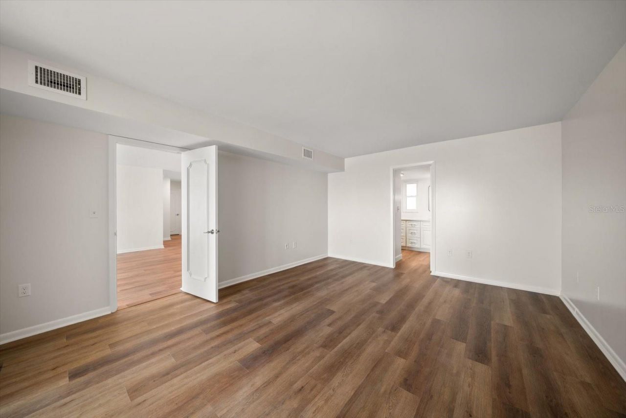 5200 Brittany Drive S, Unit 1503, Saint Petersburg, FL 33715 Photo