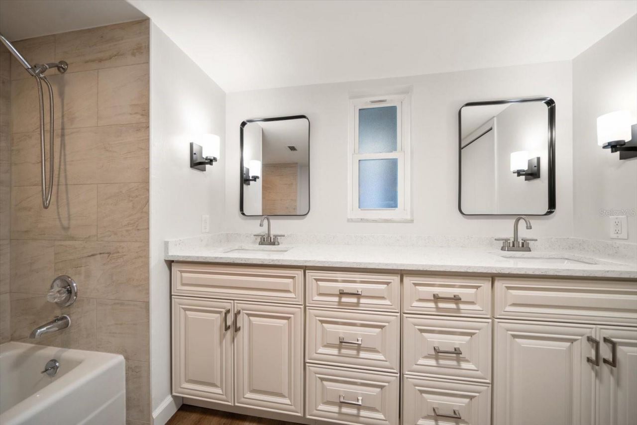 5200 Brittany Drive S, Unit 1503, Saint Petersburg, FL 33715 Photo