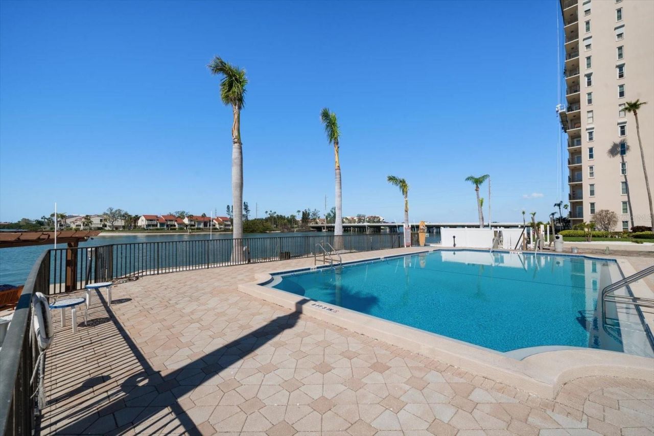 5200 Brittany Drive S, Unit 1503, Saint Petersburg, FL 33715 Photo