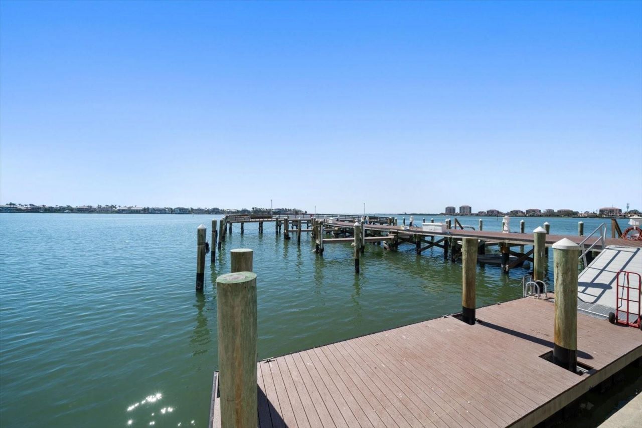 5200 Brittany Drive S, Unit 1503, Saint Petersburg, FL 33715 Photo