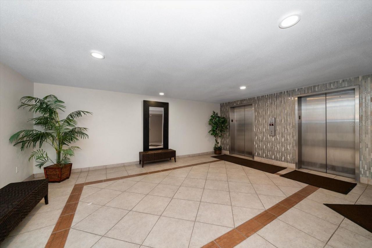 5200 Brittany Drive S, Unit 1503, Saint Petersburg, FL 33715 Photo