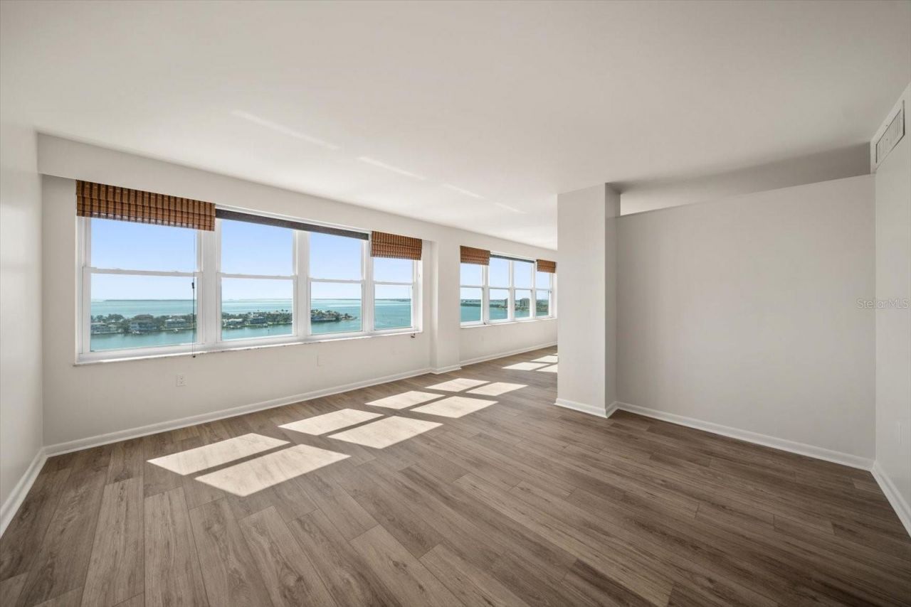 5200 Brittany Drive S, Unit 1503, Saint Petersburg, FL 33715 Photo