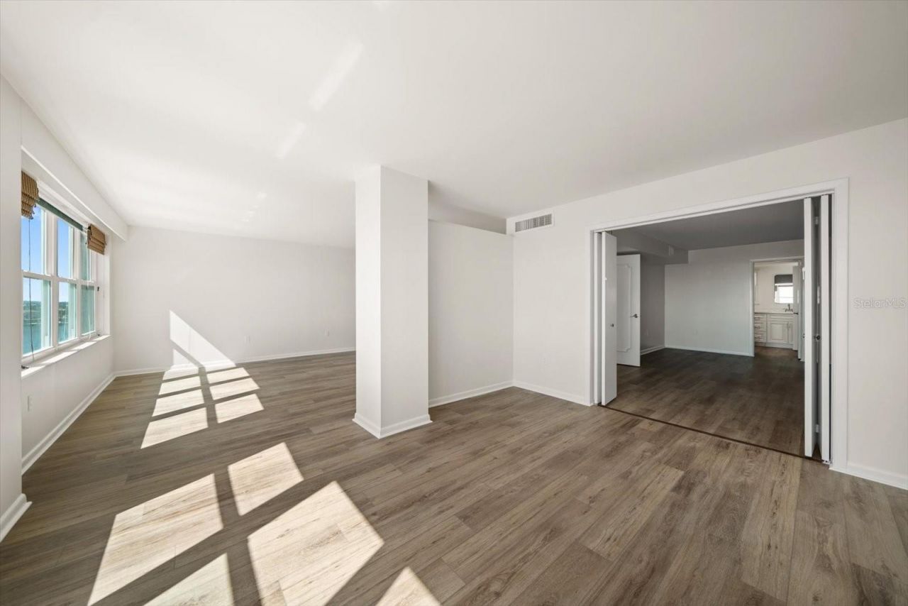 5200 Brittany Drive S, Unit 1503, Saint Petersburg, FL 33715 Photo