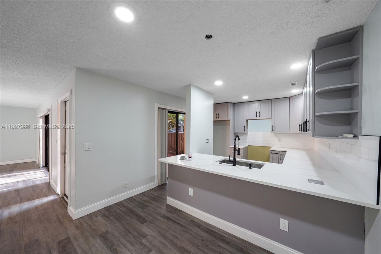 3845 Cocoplum Cir, Unit 3597, Coconut Creek, FL 33063 Photo