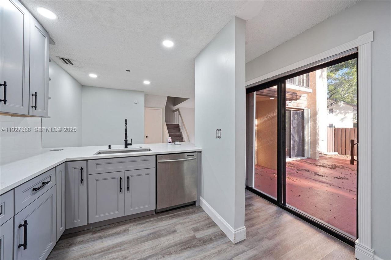 3845 Cocoplum Cir, Unit 3597, Coconut Creek, FL 33063 Photo