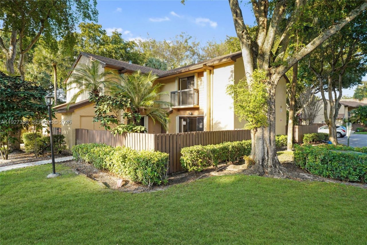 3845 Cocoplum Cir, Unit 3597, Coconut Creek, FL 33063 Photo