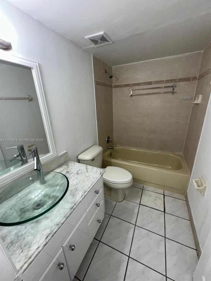 5665 W 20 Av, Unit 308, Hialeah, FL 33012 Photo