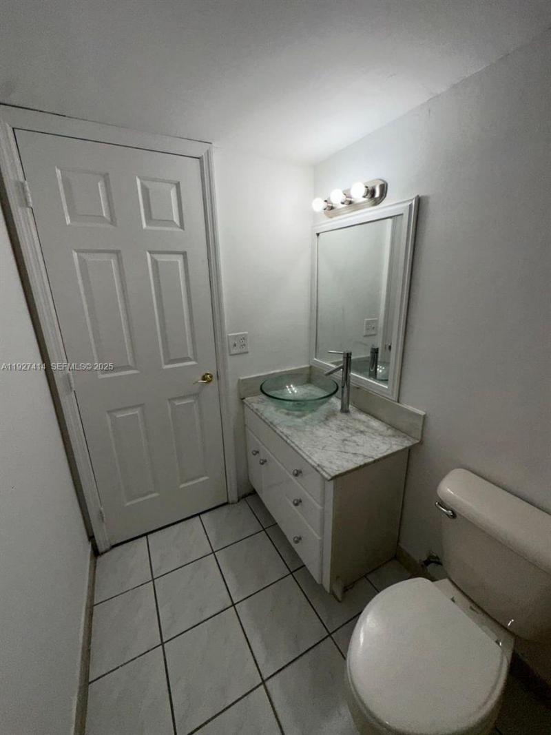 5665 W 20 Av, Unit 308, Hialeah, FL 33012 Photo