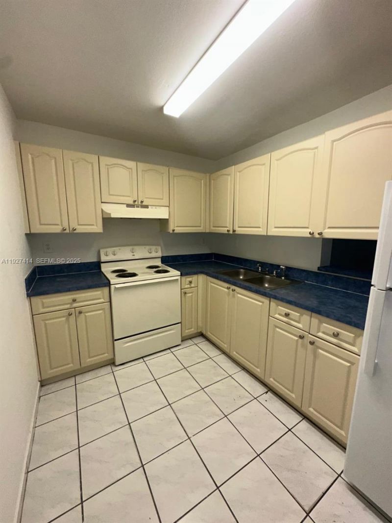 5665 W 20 Av, Unit 308, Hialeah, FL 33012 Photo