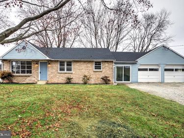 6428 YORK ROAD, SPRING GROVE, PA 17362
