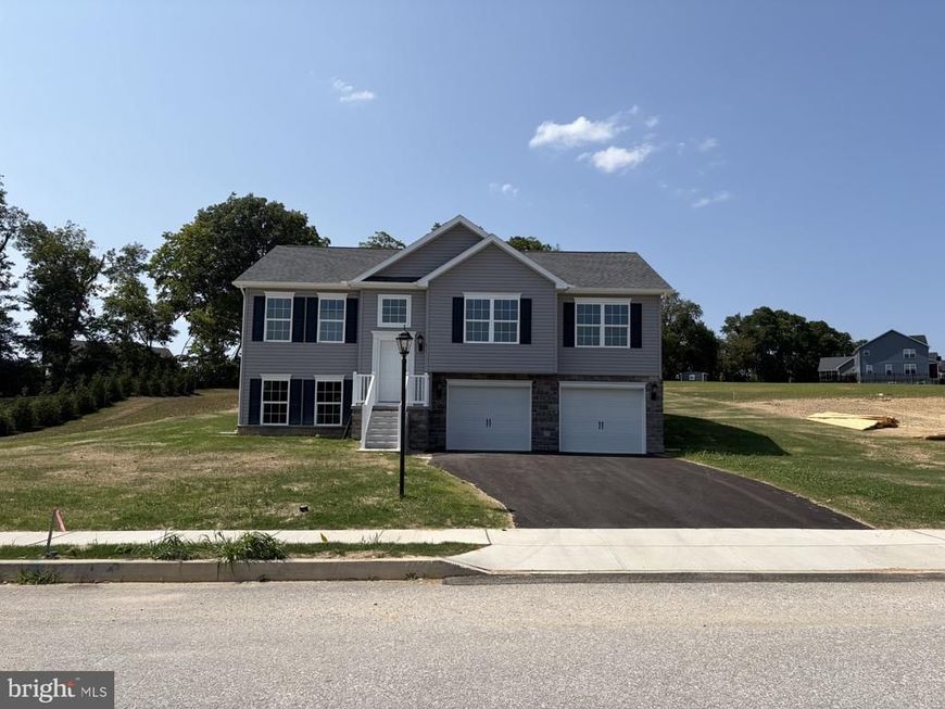 625 Ripple Drive, Unit 187, Hanover, PA 17331 Main Photo