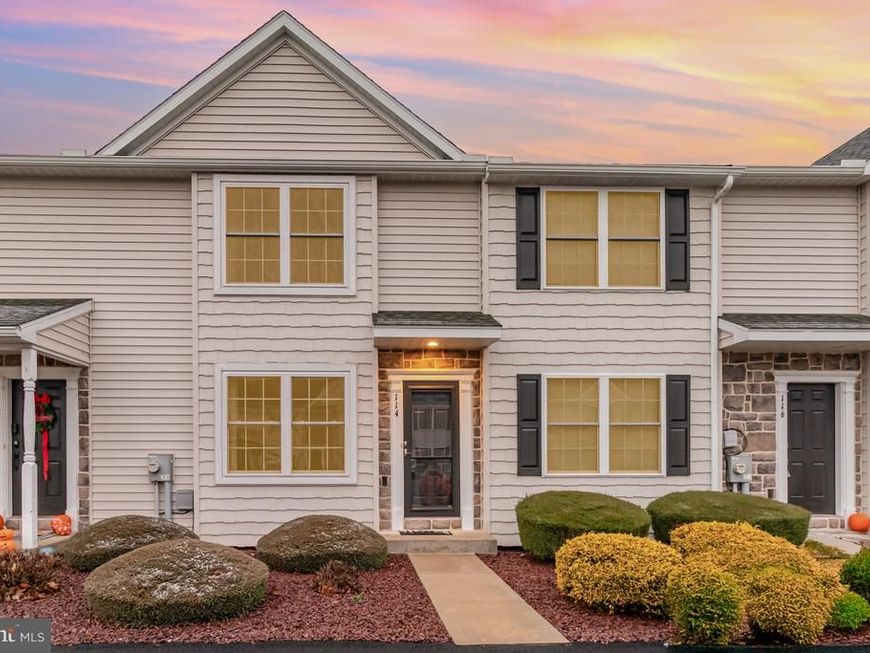 114 Cedarwood Drive, Unit 114, Denver, PA 17517 Main Photo