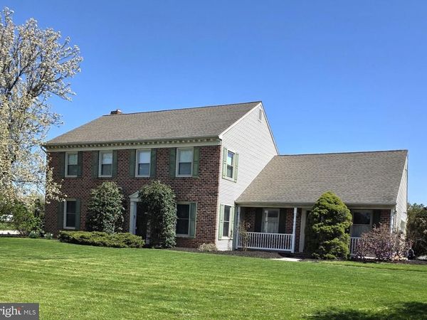 2035 PARKTON LANE, YORK, PA 17408