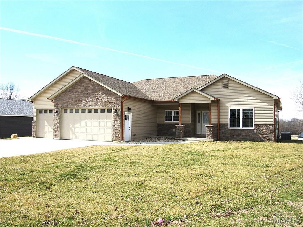 9 Fairway Court, Alton, IL 62002 Main Photo