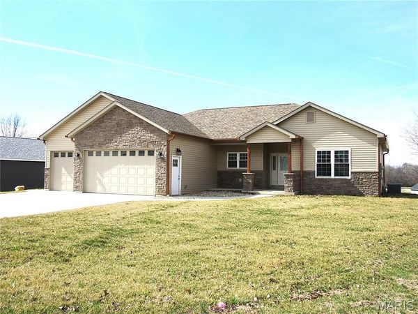 9 Fairway Court, Alton, IL 62002