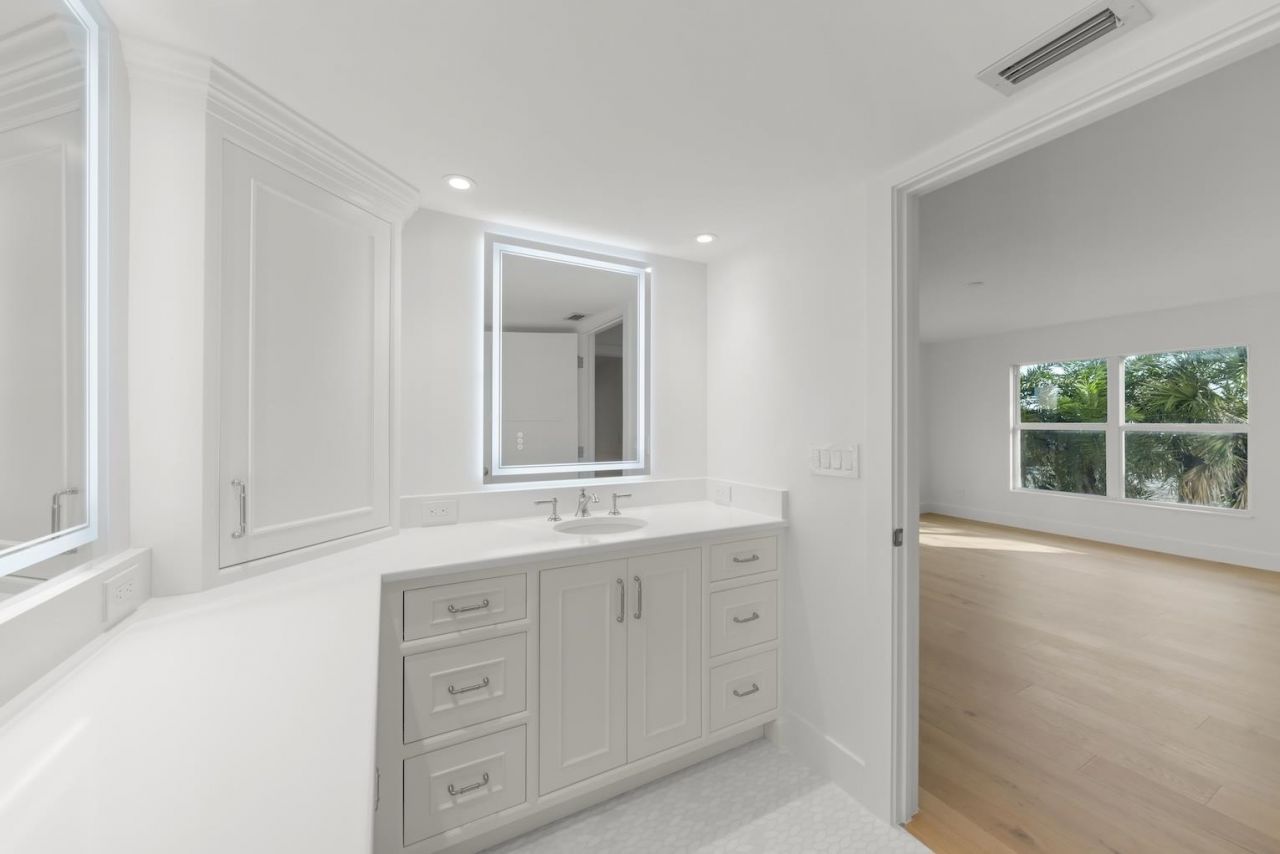 3127 West Gulf Drive, Unit 101, Sanibel, FL 33957 Photo