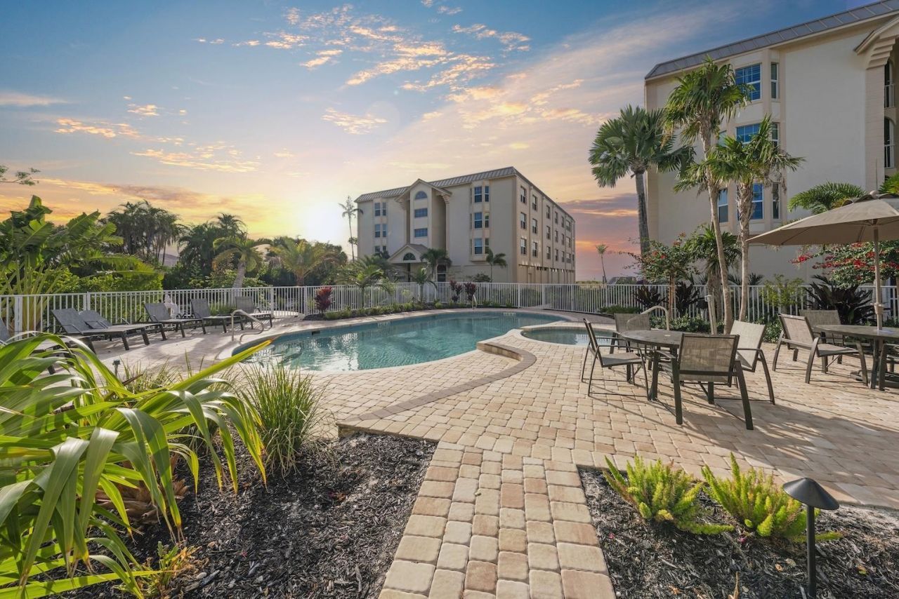 3127 West Gulf Drive, Unit 101, Sanibel, FL 33957 Photo