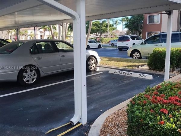 7557 Granville Dr, Unit 305, Tamarac, FL 33321